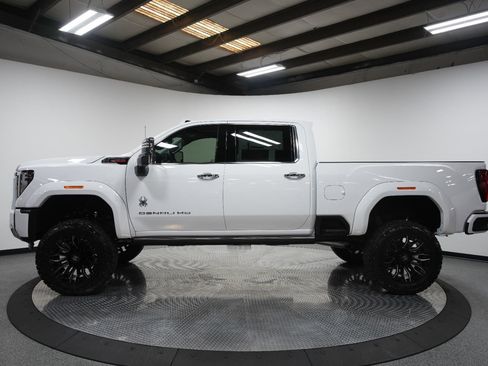 New 2026 GMC Sierra 2500 Denali w/ Denali Reserve Package image 7