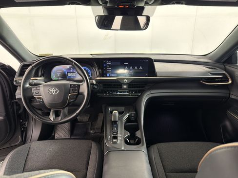 Used 2023 Toyota Crown AWD/4WD image 15