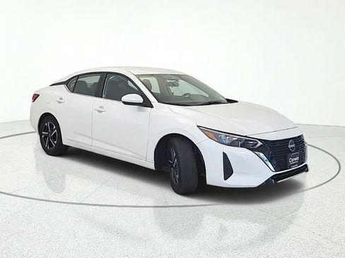 Used 2025 Nissan Sentra SV FWD image 8