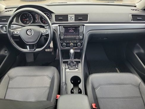Used 2017 Volkswagen Passat 1.8T R-Line FWD image 14