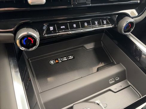 New 2026 Chevrolet Tahoe High Country image 24