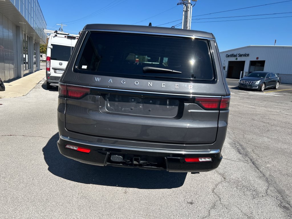 Used 2024 Jeep Wagoneer L 4WD w/ Premium Group I image 6