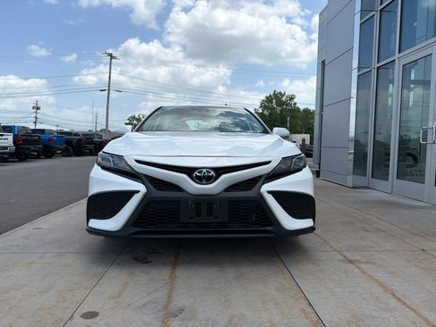 Used 2024 Toyota Camry SE FWD image 8