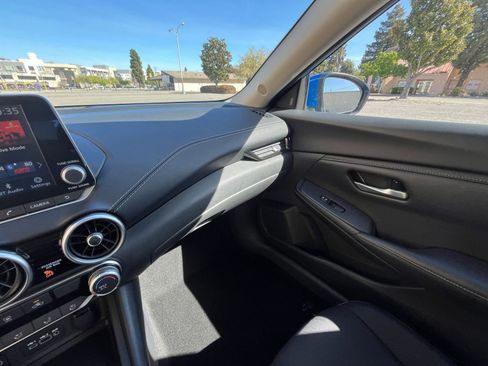 Used 2025 Nissan Sentra SV image 33