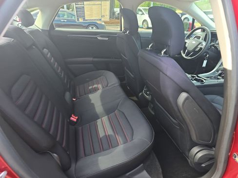 Used 2014 Ford Fusion SE image 12