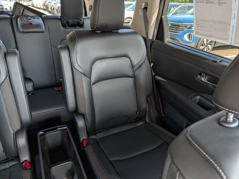 Used 2023 Nissan Pathfinder SL w/ SL Premium Package AWD/4WD image 14