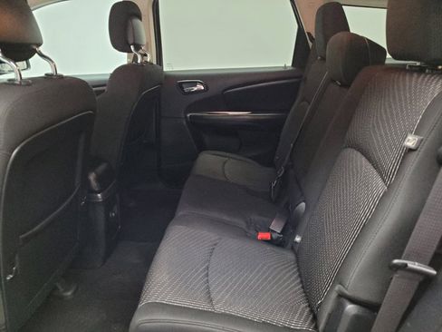 Used 2020 Dodge Journey SE w/ SE Popular Equipment Group FWD image 18