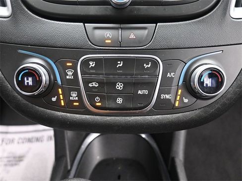 Used 2023 Chevrolet Malibu LT image 14