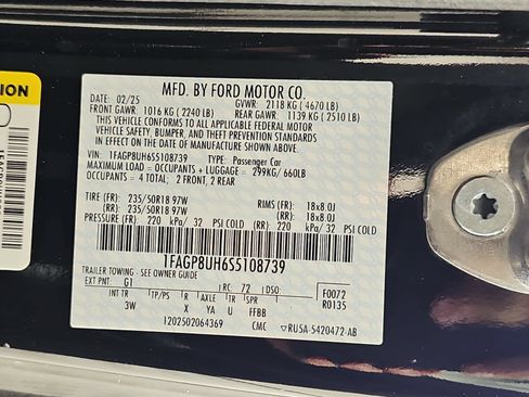 Used 2025 Ford Mustang Premium RWD image 28