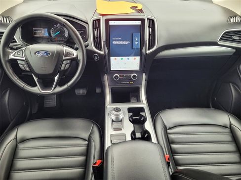 Used 2022 Ford Edge SEL w/ Convenience Package image 9