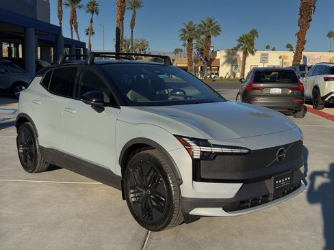 New 2026 Volvo EX30 Cross Country Ultra image 1