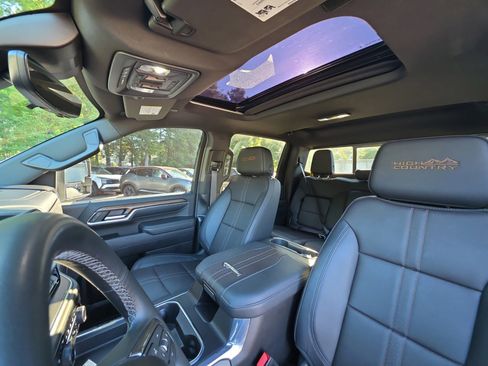Used 2024 Chevrolet Silverado 2500 High Country w/ High Country Premium Package AWD/4WD image 19