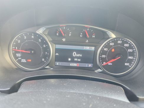 Used 2024 GMC Terrain SLT image 12