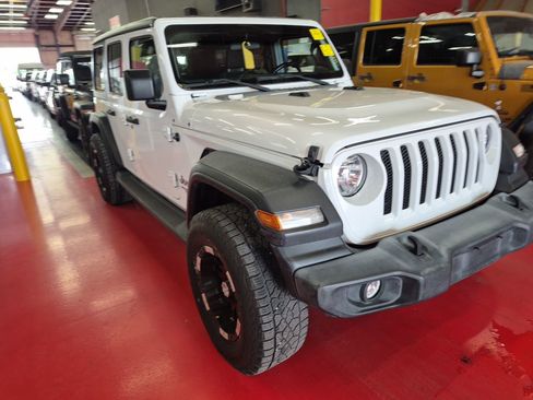 Used 2020 Jeep Wrangler Unlimited Sport S AWD/4WD image 2