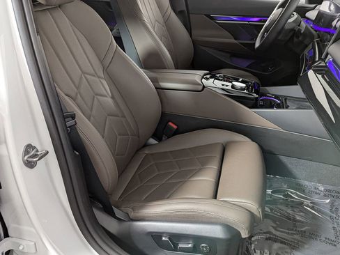 Certified 2024 BMW i5 eDrive40i w/ Convenience Package image 26