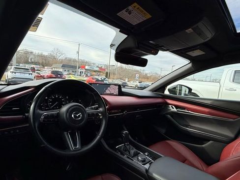 Used 2025 MAZDA MAZDA3 Hatchback w/Premium Plus Pkg image 26