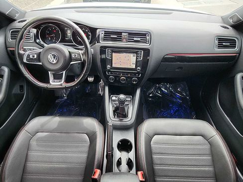 Used 2017 Volkswagen Jetta GLI FWD image 27