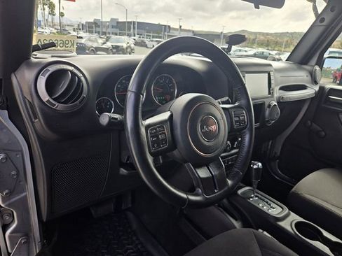 Used 2017 Jeep Wrangler Unlimited Sport w/ Dual Top Group image 9