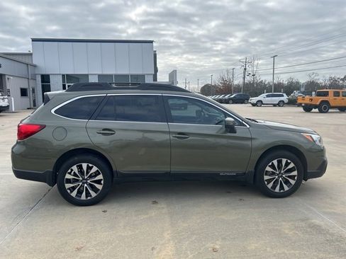 Used 2017 Subaru Outback 2.5i Limited image 3