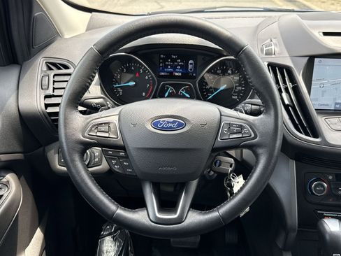 Used 2017 Ford Escape SE w/ SE Leather Comfort Package AWD/4WD image 16