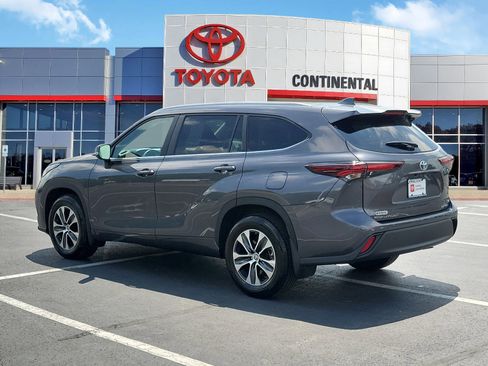 Certified 2025 Toyota Highlander XLE AWD/4WD image 4