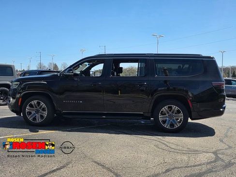 Used 2024 Jeep Wagoneer L Series II w/ Flexible Seating Group AWD/4WD image 5