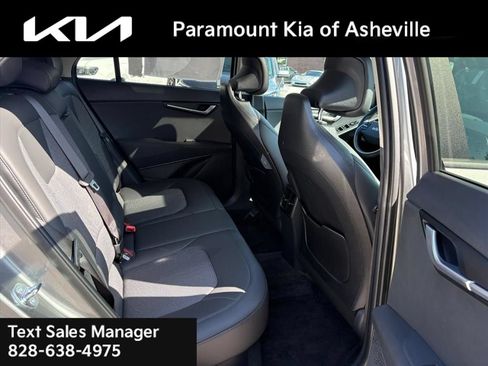 Certified 2025 Kia Niro EX Touring FWD image 23