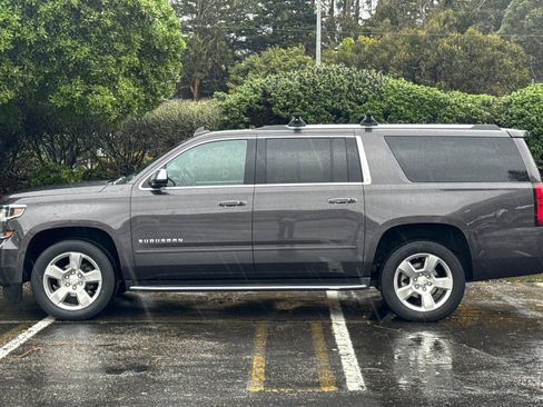 Used 2018 Chevrolet Suburban Premier image 7