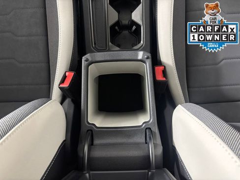 Used 2025 Volkswagen Taos SE image 27