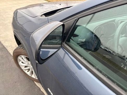 Used 2021 Jeep Cherokee Latitude w/ Mopar Interior Package image 29