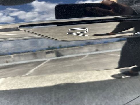 Used 2022 Volkswagen Tiguan SE R-Line image 12