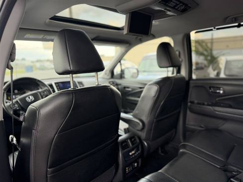 Used 2016 Honda Pilot Touring image 26