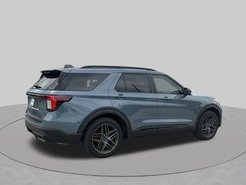 Certified 2025 Ford Explorer ST RWD image 15