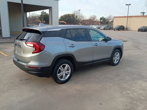 Used 2024 GMC Terrain SLE image 6