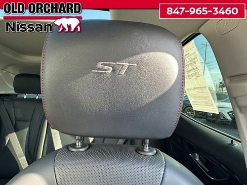 Used 2023 Buick Envision Essence w/ Sport Touring Package AWD/4WD image 13