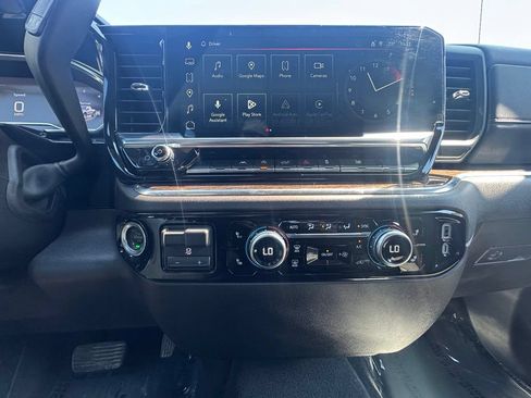 Used 2024 GMC Sierra 1500 Elevation w/ LPO, Elevation Black Package AWD/4WD image 32