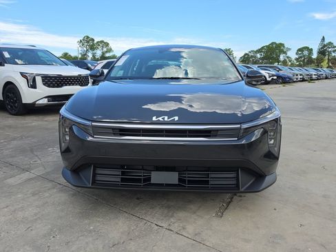 New 2026 Kia K4 FWD image 3