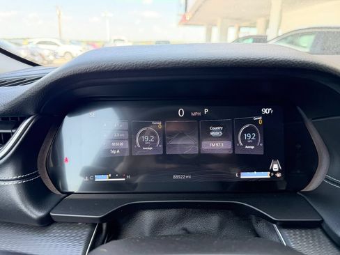 Used 2023 Jeep Grand Cherokee Laredo w/ Luxury Tech Group I AWD/4WD image 13
