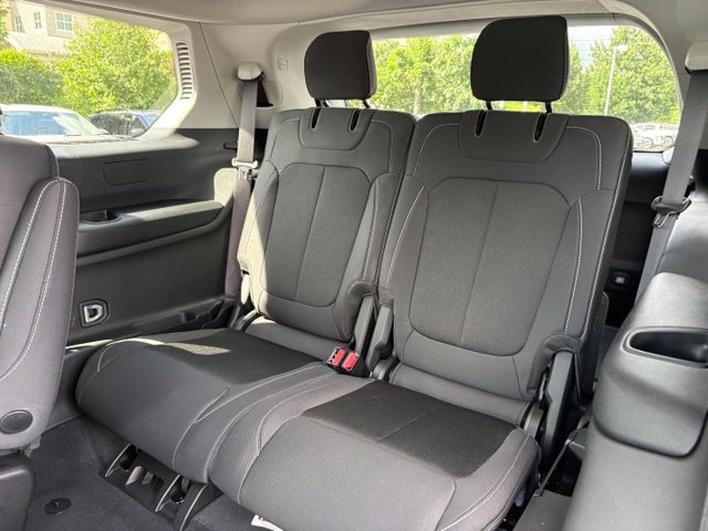 Used 2022 Jeep Grand Cherokee L Laredo w/ Luxury Tech Group I RWD image 26