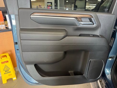 Used 2024 Chevrolet Silverado 2500 LT image 11