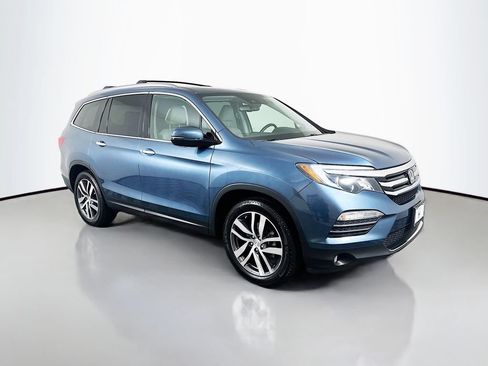 Certified 2017 Honda Pilot Elite image 3