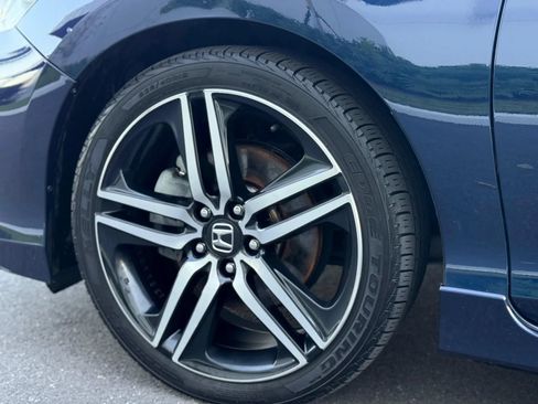 Used 2017 Honda Accord Sport image 10
