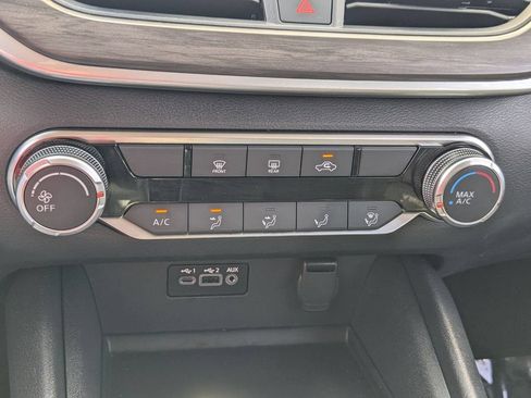 Used 2025 Nissan Altima 2.5 SV AWD/4WD image 19