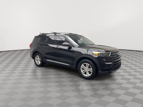 Used 2020 Ford Explorer XLT w/ Equipment Group 202A AWD/4WD image 41