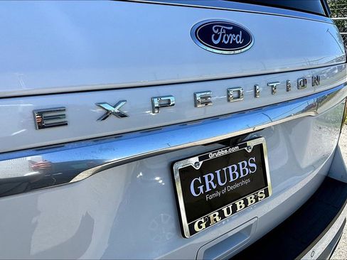 Used 2022 Ford Expedition Platinum AWD/4WD image 42