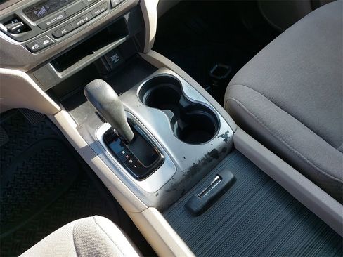 Used 2016 Honda Pilot LX image 22