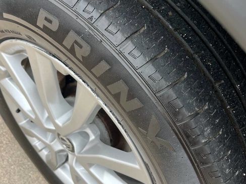 Used 2017 Nissan Rogue SV image 15