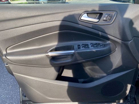 Used 2017 Ford Escape Titanium w/ Canadian Touring Package image 11