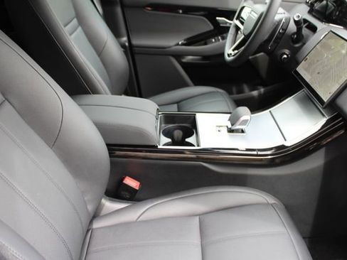 Used 2025 Land Rover Range Rover Evoque S image 3