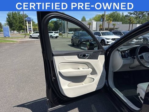 Used 2023 Volvo XC60 B5 Plus w/ Protection Package Premier AWD/4WD image 10